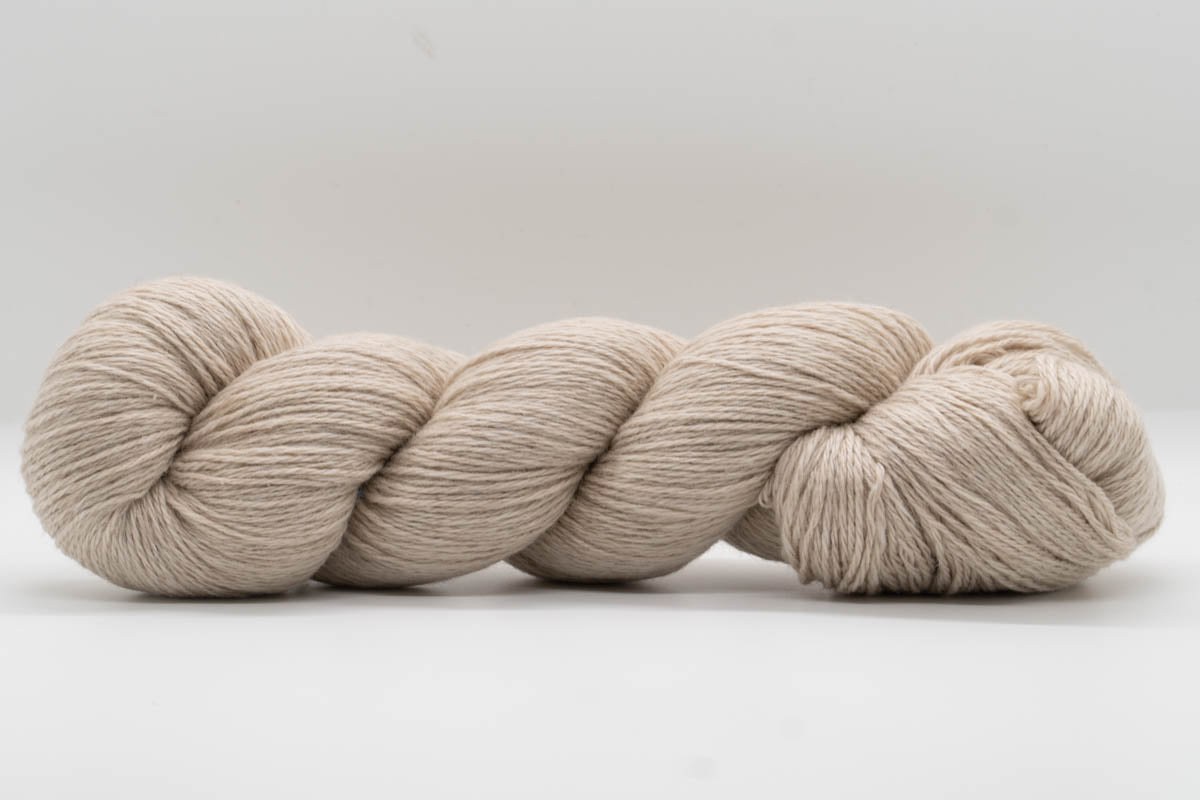 Cashmere Yarn - Undyed Cloud Gray - Fingering-Yarn Skein-ULA+LIA